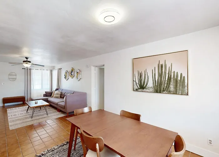 Sunny Oasis Holiday home *