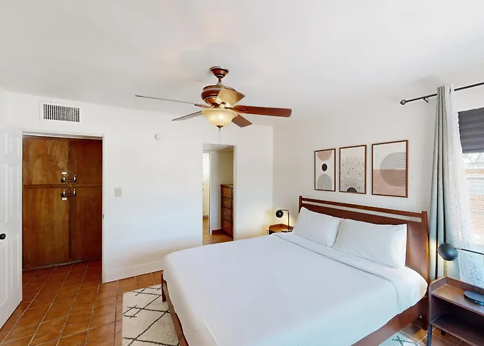 Sunny Oasis Holiday home Tucson